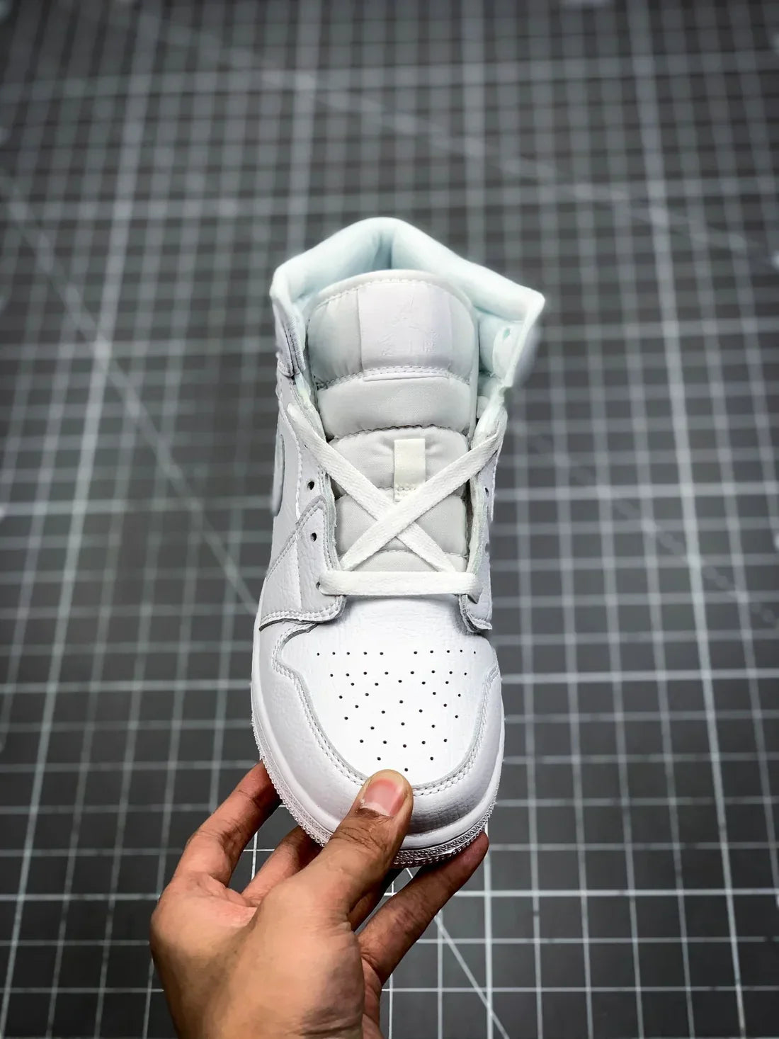 AIR JORDAN 1 MID