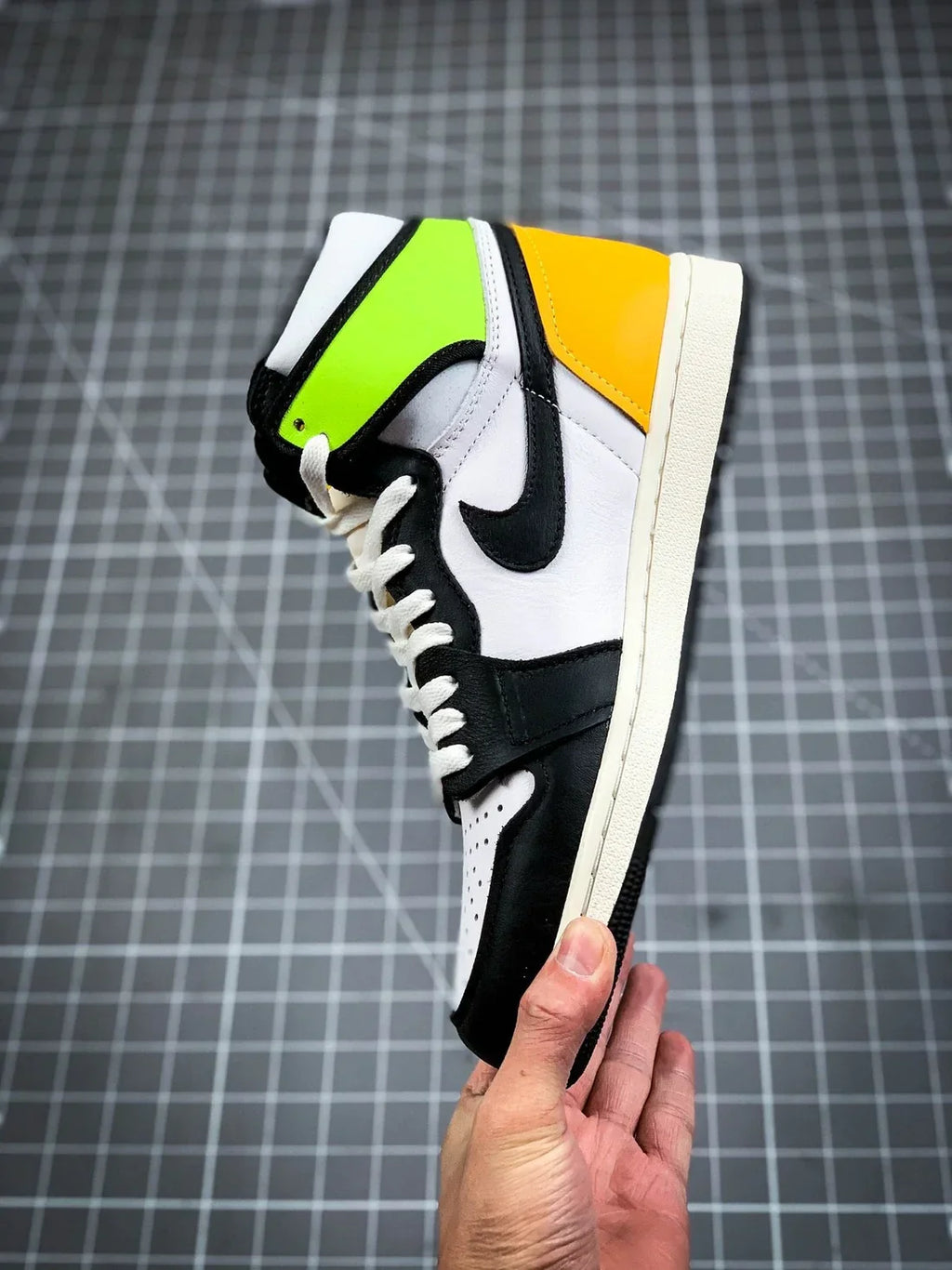 AIR JORDAN 1 HIGH